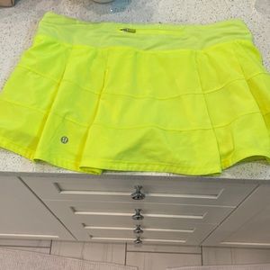 LuLu pace rival mid rise electric yellow size 10